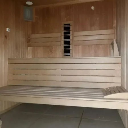 Promenada & Piscina Interioara * Navodari