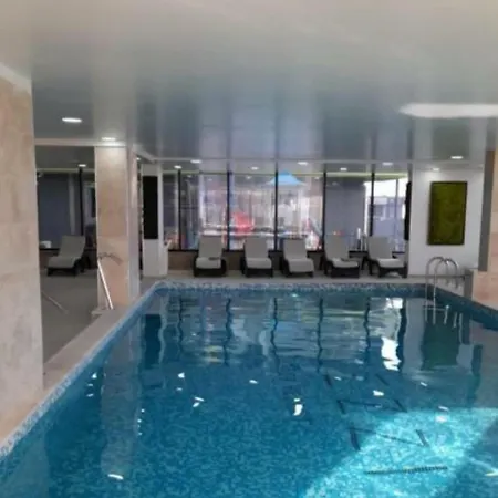 Promenada & Piscina Interioara Apartament *