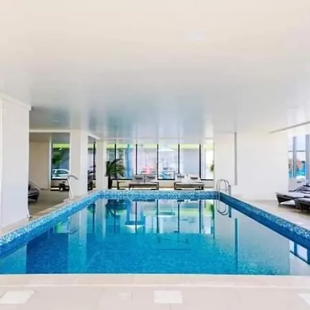 Promenada & Piscina Interioara * Navodari