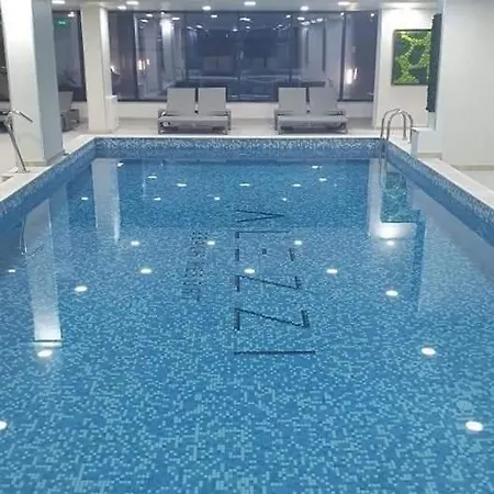Promenada & Piscina Interioara Apartment