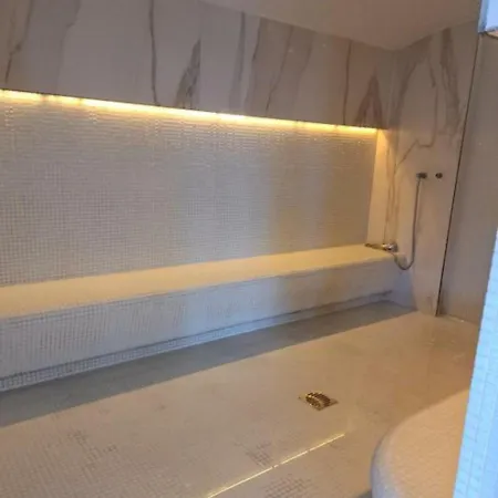 شقة Promenada & Piscina Interioara